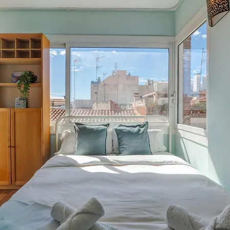 Ollie By Hello Homes * סיטגס