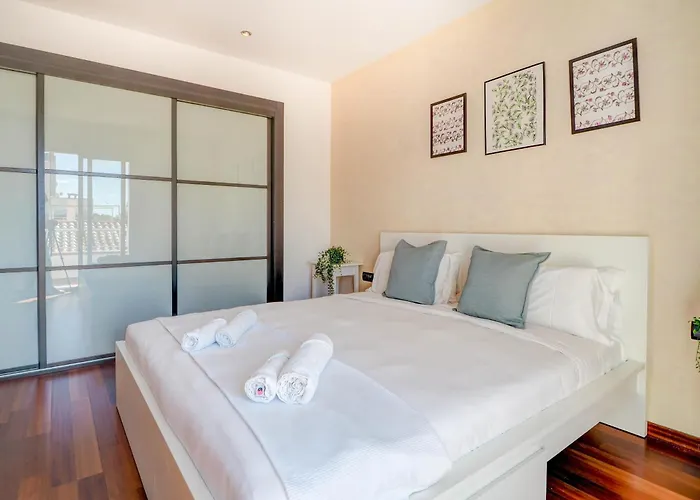 Ollie By Hello Homes Sitges