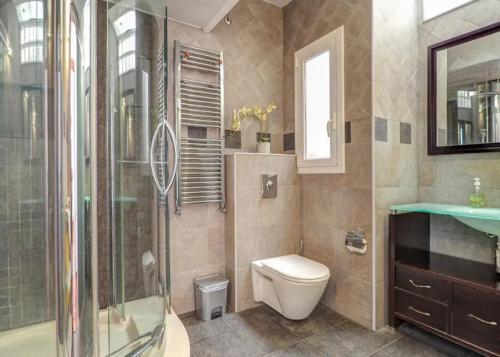 Ollie By Hello Homes *