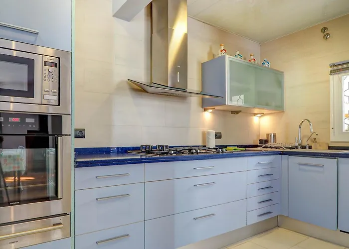 Ollie By Hello Homes Sitges